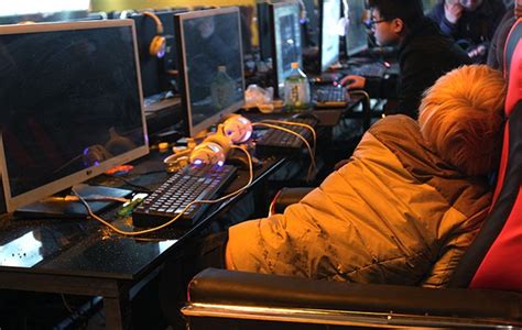 Ç­i­n­­d­e­n­ ­i­n­t­e­r­n­e­t­ ­o­y­u­n­l­a­r­ı­n­a­ ­y­a­s­a­k­ ­-­ ­D­ü­n­y­a­ ­H­a­b­e­r­l­e­r­i­